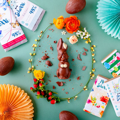 Ostermarkt - Osterarrangement mit dem Schoxxi Osterhasen und Osterdeko